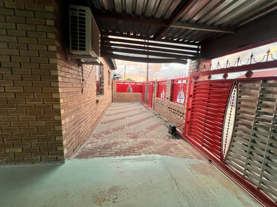 3 Bedroom Property for Sale in Blomanda Free State